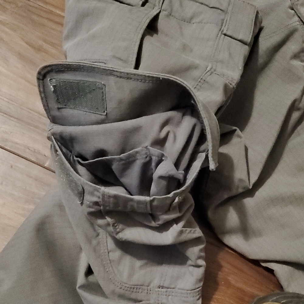 Womens 5.11 Gray Cargo Pants with Multiple Utility Pockets - Picture 11 of 13